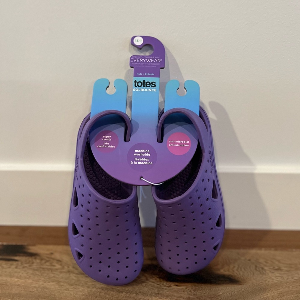 totes. Size 13-1 girls. Paisley purple/violet water shoes. NWT.